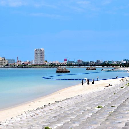 Breaky Hotel Chatan Luaran gambar
