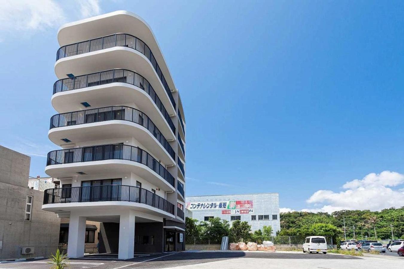 Breaky Hotel Chatan Luaran gambar