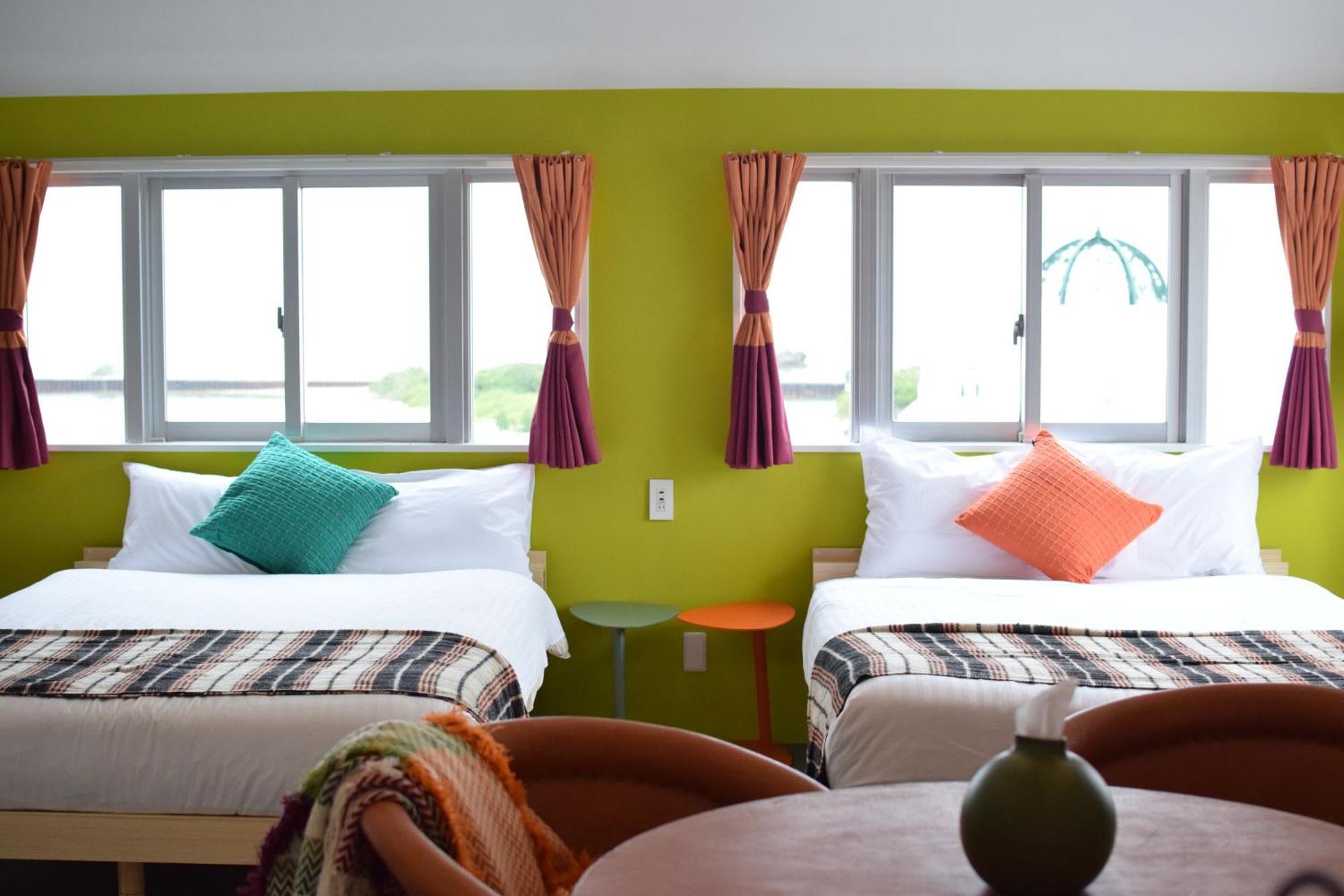 Breaky Hotel Chatan Luaran gambar